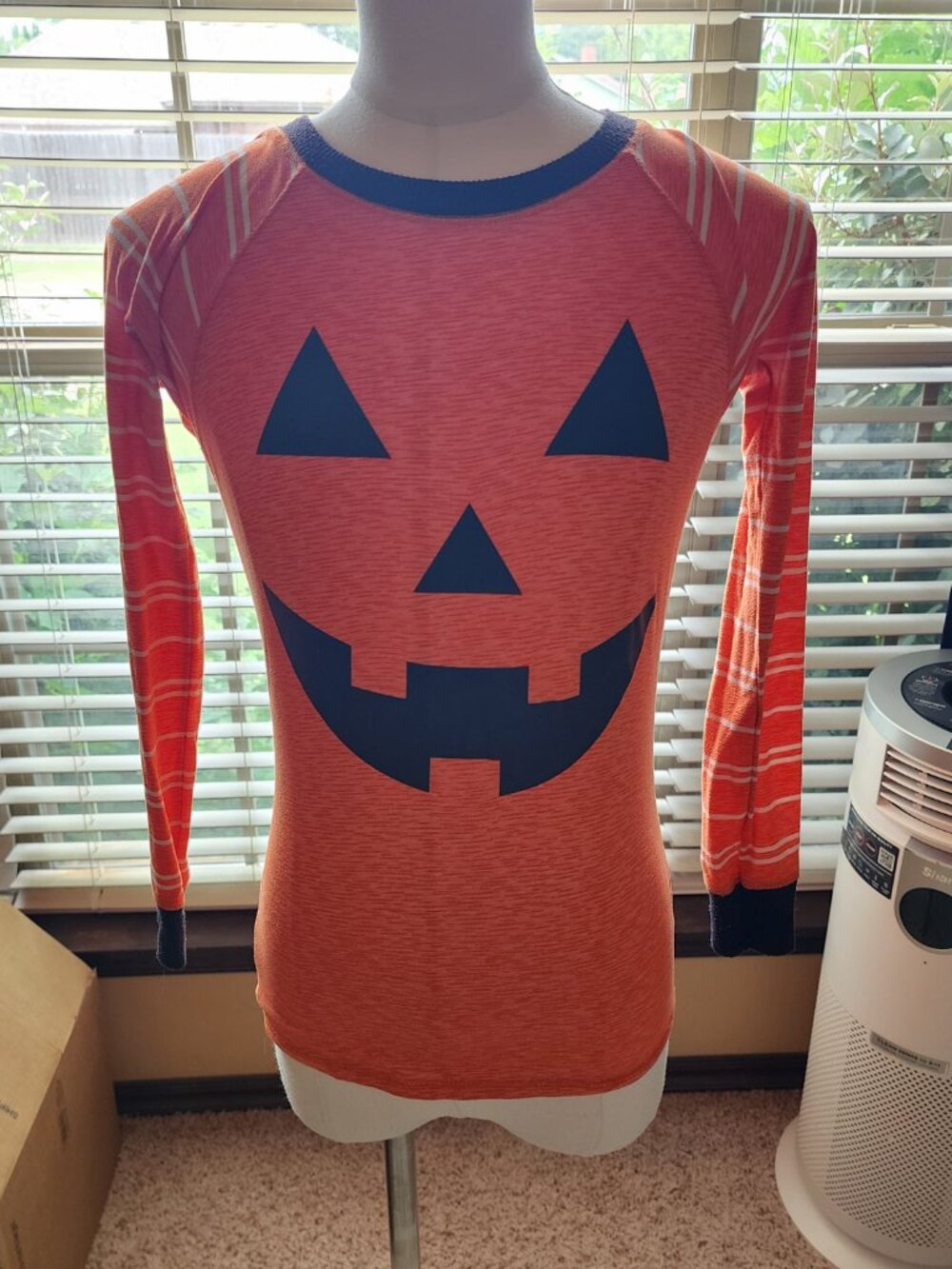 DEREK HEART Kids Orange Jack-o'-Lantern Long Sleeve Tee Size M - Picture 4 of 6